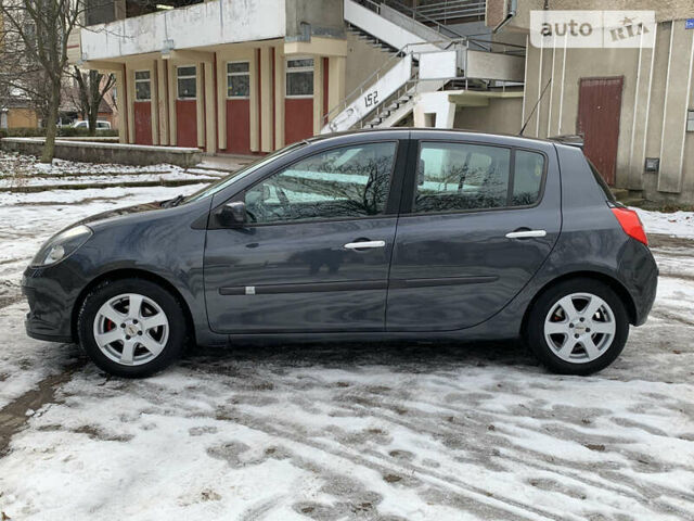 Сірий Рено Кліо, об'ємом двигуна 1.6 л та пробігом 239 тис. км за 4750 $, фото 2 на Automoto.ua