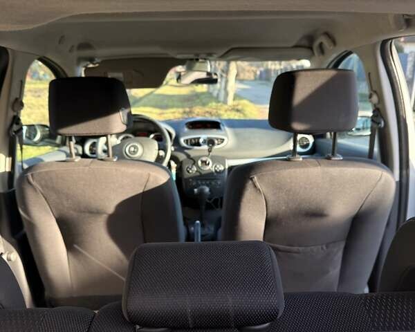 Серый Рено Клио, объемом двигателя 1.6 л и пробегом 163 тыс. км за 5000 $, фото 21 на Automoto.ua