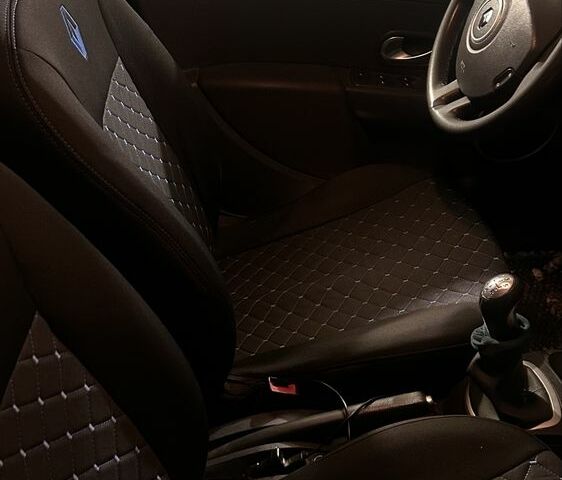 Серый Рено Клио, объемом двигателя 1.4 л и пробегом 205 тыс. км за 4700 $, фото 3 на Automoto.ua