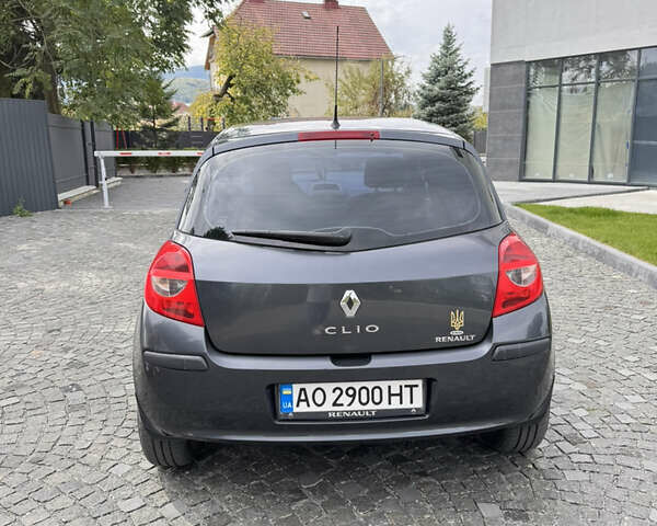 Серый Рено Клио, объемом двигателя 1.39 л и пробегом 134 тыс. км за 4700 $, фото 4 на Automoto.ua