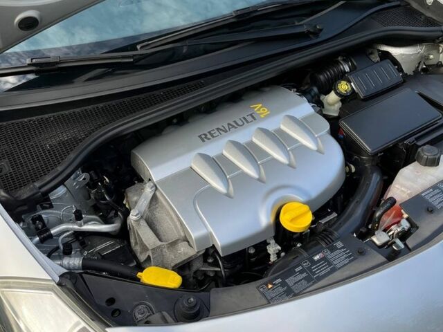 Серый Рено Клио, объемом двигателя 1.6 л и пробегом 140 тыс. км за 5499 $, фото 6 на Automoto.ua