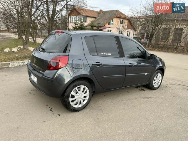 Сірий Рено Кліо, об'ємом двигуна 1.6 л та пробігом 140 тис. км за 6800 $, фото 15 на Automoto.ua