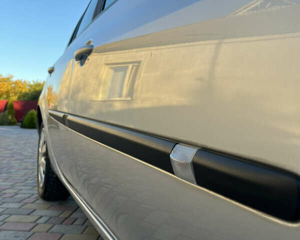 Сірий Рено Кліо, об'ємом двигуна 1.6 л та пробігом 142 тис. км за 5299 $, фото 14 на Automoto.ua