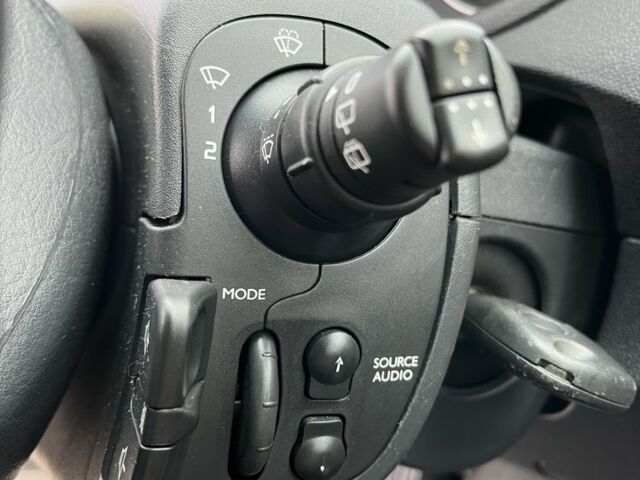 Серый Рено Клио, объемом двигателя 1.6 л и пробегом 143 тыс. км за 5150 $, фото 9 на Automoto.ua