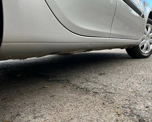 Серый Рено Клио, объемом двигателя 1.6 л и пробегом 140 тыс. км за 5450 $, фото 26 на Automoto.ua