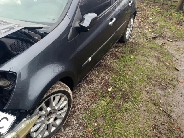 Серый Рено Клио, объемом двигателя 1.6 л и пробегом 267 тыс. км за 1800 $, фото 6 на Automoto.ua