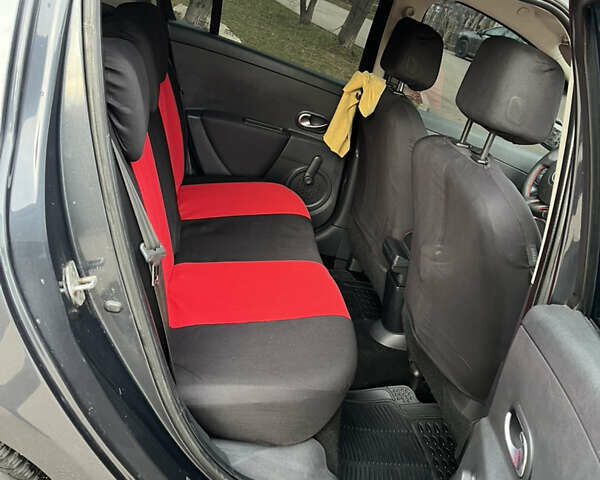 Сірий Рено Кліо, об'ємом двигуна 1.6 л та пробігом 140 тис. км за 6800 $, фото 22 на Automoto.ua