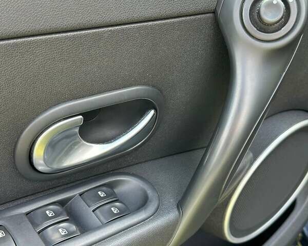 Серый Рено Клио, объемом двигателя 1.6 л и пробегом 215 тыс. км за 6200 $, фото 7 на Automoto.ua