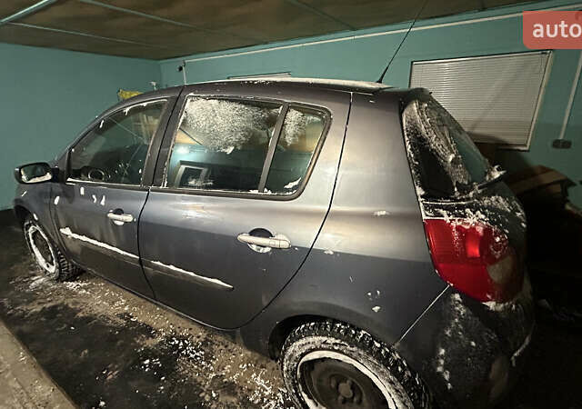 Сірий Рено Кліо, об'ємом двигуна 1.4 л та пробігом 205 тис. км за 4700 $, фото 5 на Automoto.ua