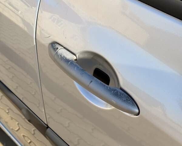 Серый Рено Клио, объемом двигателя 1.6 л и пробегом 163 тыс. км за 5000 $, фото 11 на Automoto.ua