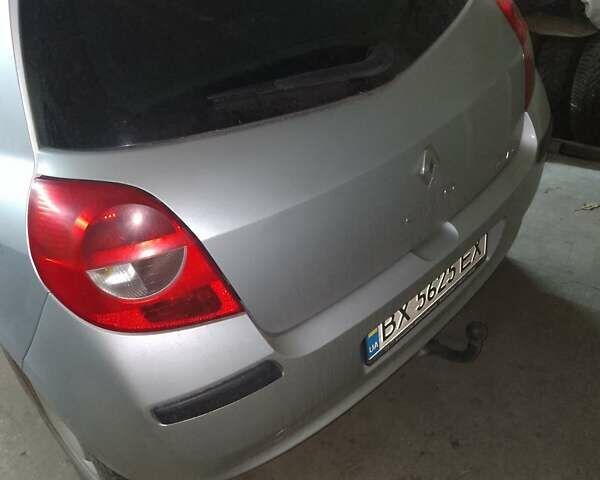 Серый Рено Клио, объемом двигателя 1.6 л и пробегом 197 тыс. км за 4750 $, фото 7 на Automoto.ua