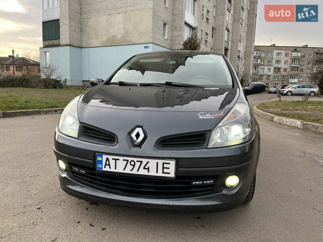 Сірий Рено Кліо, об'ємом двигуна 1.6 л та пробігом 140 тис. км за 6800 $, фото 7 на Automoto.ua
