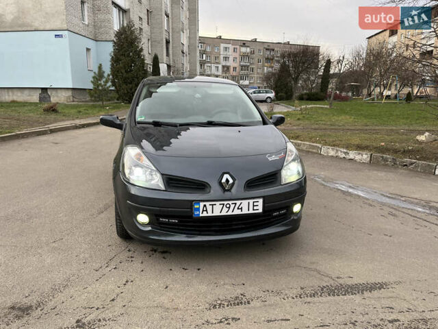 Сірий Рено Кліо, об'ємом двигуна 1.6 л та пробігом 140 тис. км за 6800 $, фото 1 на Automoto.ua