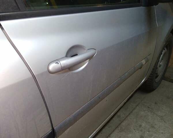 Серый Рено Клио, объемом двигателя 1.6 л и пробегом 197 тыс. км за 4750 $, фото 9 на Automoto.ua