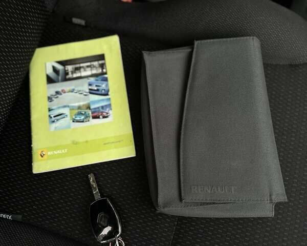 Серый Рено Клио, объемом двигателя 1.6 л и пробегом 163 тыс. км за 5999 $, фото 75 на Automoto.ua