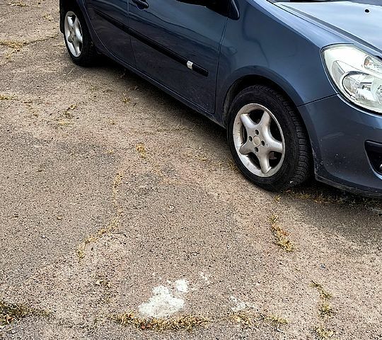 Серый Рено Клио, объемом двигателя 1.6 л и пробегом 0 тыс. км за 5800 $, фото 2 на Automoto.ua