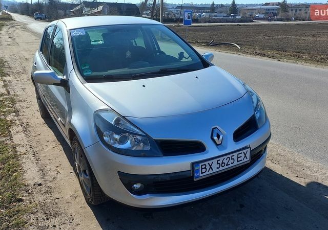 Сірий Рено Кліо, об'ємом двигуна 1.6 л та пробігом 200 тис. км за 4500 $, фото 6 на Automoto.ua