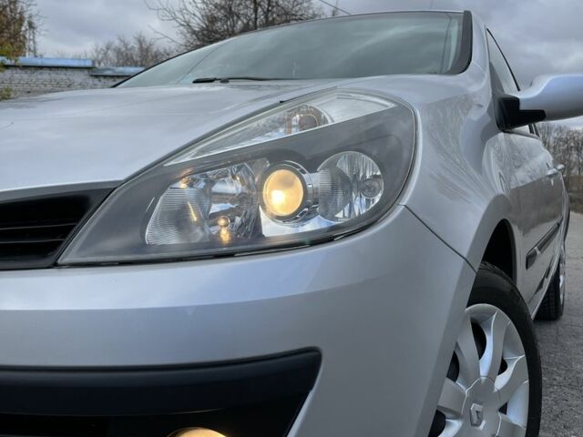 Сірий Рено Кліо, об'ємом двигуна 1.6 л та пробігом 143 тис. км за 5099 $, фото 5 на Automoto.ua