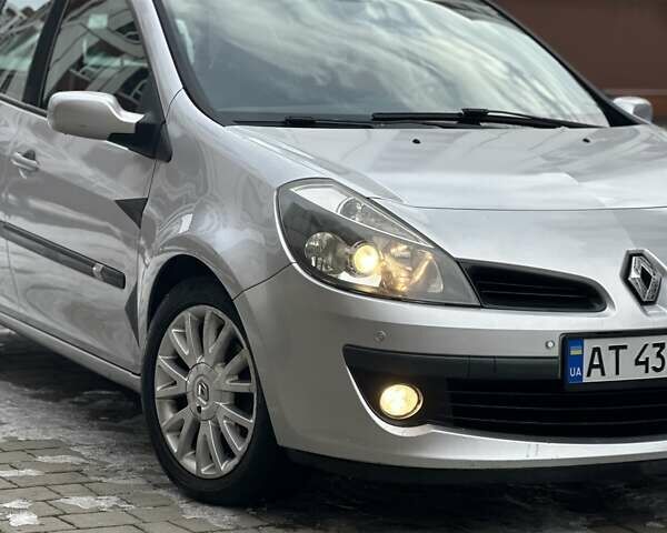 Серый Рено Клио, объемом двигателя 1.6 л и пробегом 163 тыс. км за 5650 $, фото 20 на Automoto.ua