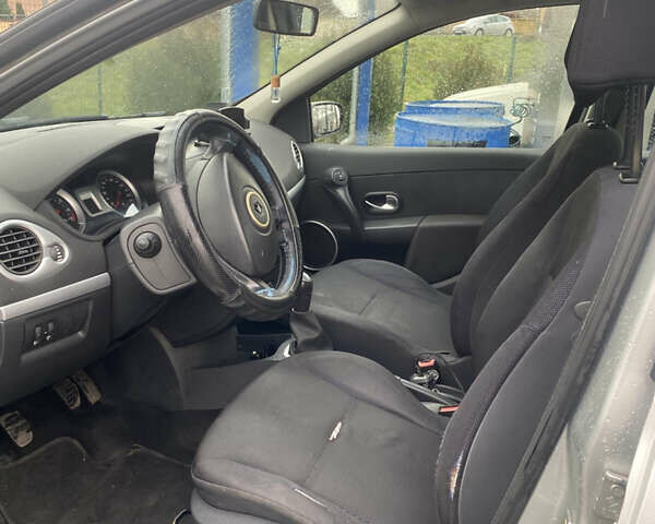 Серый Рено Клио, объемом двигателя 1.15 л и пробегом 244 тыс. км за 3400 $, фото 8 на Automoto.ua