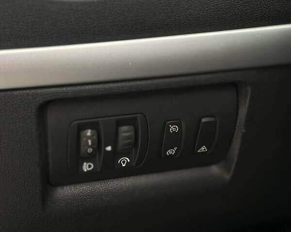 Серый Рено Клио, объемом двигателя 1.6 л и пробегом 163 тыс. км за 5999 $, фото 48 на Automoto.ua