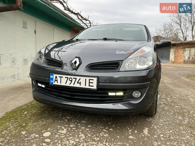 Сірий Рено Кліо, об'ємом двигуна 1.6 л та пробігом 140 тис. км за 6800 $, фото 8 на Automoto.ua
