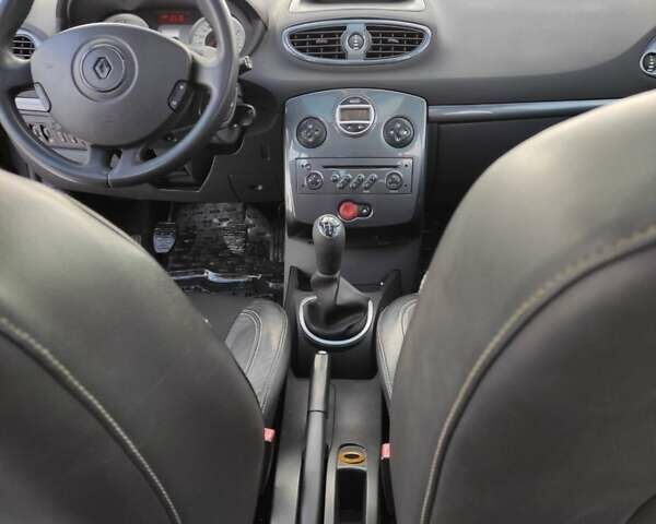 Сірий Рено Кліо, об'ємом двигуна 1.46 л та пробігом 240 тис. км за 4599 $, фото 16 на Automoto.ua