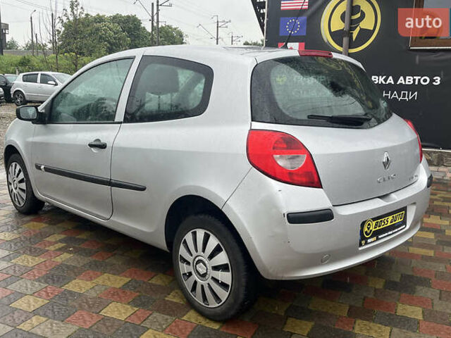 Сірий Рено Кліо, об'ємом двигуна 1.15 л та пробігом 220 тис. км за 3400 $, фото 4 на Automoto.ua