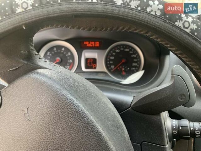 Серый Рено Клио, объемом двигателя 1.6 л и пробегом 160 тыс. км за 4999 $, фото 8 на Automoto.ua