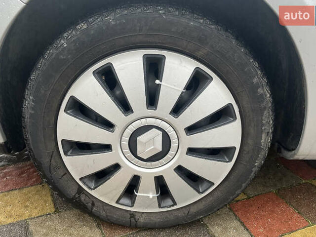 Сірий Рено Кліо, об'ємом двигуна 1.15 л та пробігом 220 тис. км за 3400 $, фото 16 на Automoto.ua