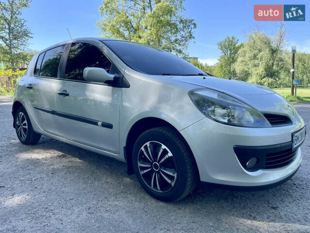 Серый Рено Клио, объемом двигателя 1.2 л и пробегом 222 тыс. км за 5700 $, фото 1 на Automoto.ua