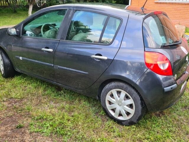 Серый Рено Клио, объемом двигателя 1.6 л и пробегом 123 тыс. км за 5500 $, фото 1 на Automoto.ua