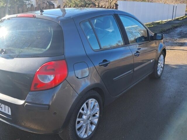 Серый Рено Клио, объемом двигателя 1.5 л и пробегом 265 тыс. км за 4900 $, фото 3 на Automoto.ua