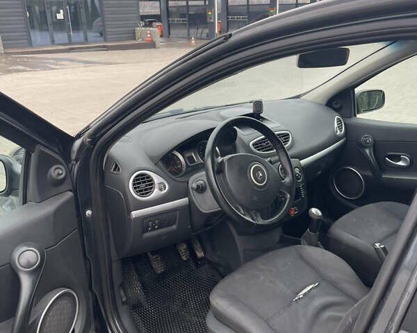 Сірий Рено Кліо, об'ємом двигуна 1.2 л та пробігом 298 тис. км за 3750 $, фото 12 на Automoto.ua