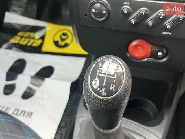 Сірий Рено Кліо, об'ємом двигуна 1.15 л та пробігом 220 тис. км за 3400 $, фото 11 на Automoto.ua