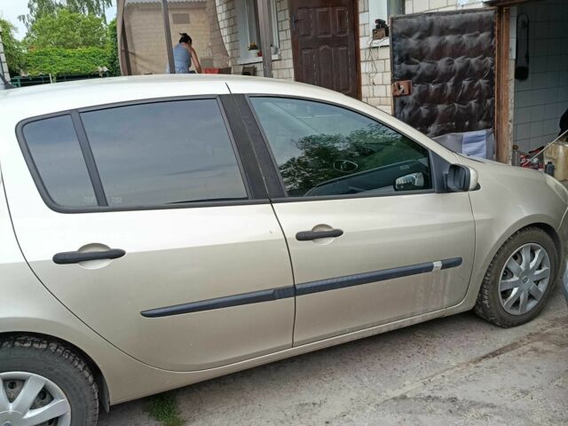 Сірий Рено Кліо, об'ємом двигуна 1.6 л та пробігом 140 тис. км за 6000 $, фото 3 на Automoto.ua