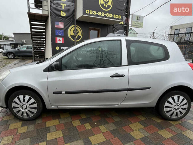 Сірий Рено Кліо, об'ємом двигуна 1.15 л та пробігом 220 тис. км за 3400 $, фото 3 на Automoto.ua