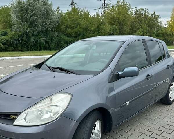 Сірий Рено Кліо, об'ємом двигуна 1.6 л та пробігом 156 тис. км за 4200 $, фото 3 на Automoto.ua