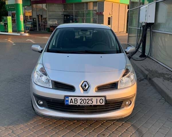 Серый Рено Клио, объемом двигателя 1.1 л и пробегом 192 тыс. км за 4200 $, фото 6 на Automoto.ua