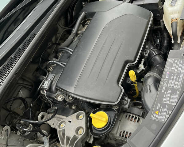Серый Рено Клио, объемом двигателя 1.2 л и пробегом 80 тыс. км за 5400 $, фото 6 на Automoto.ua