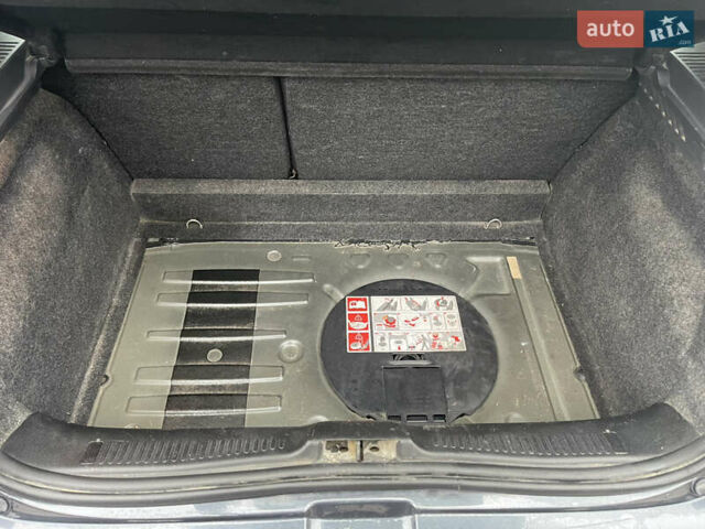Сірий Рено Кліо, об'ємом двигуна 1.2 л та пробігом 298 тис. км за 3750 $, фото 14 на Automoto.ua
