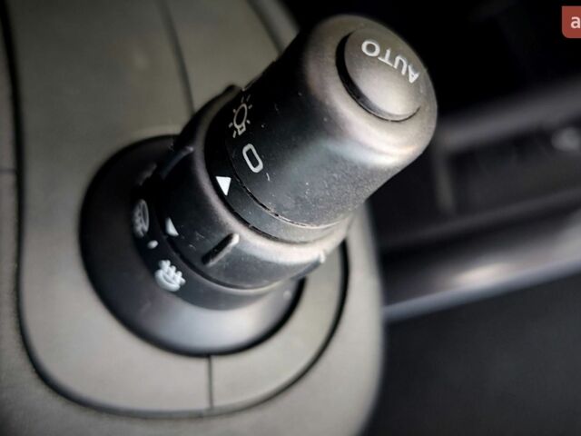 Сірий Рено Кліо, об'ємом двигуна 1.6 л та пробігом 195 тис. км за 5700 $, фото 71 на Automoto.ua
