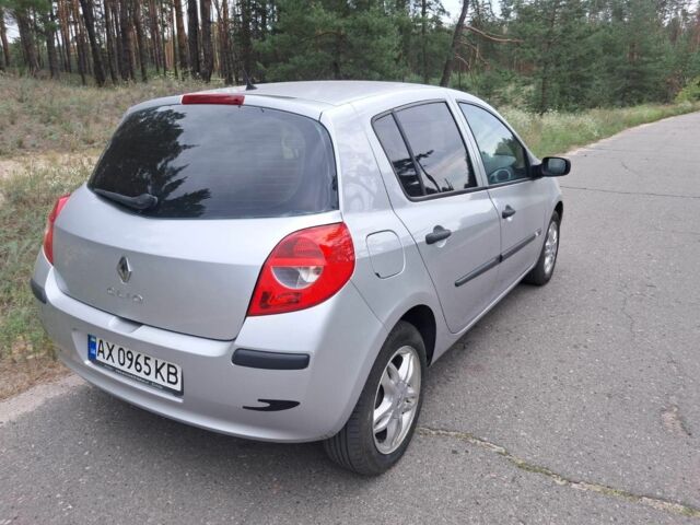 Серый Рено Клио, объемом двигателя 1.1 л и пробегом 230 тыс. км за 4115 $, фото 7 на Automoto.ua