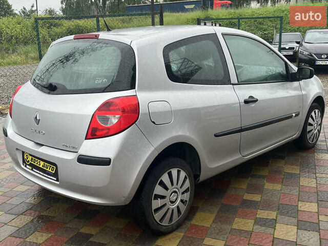 Сірий Рено Кліо, об'ємом двигуна 1.15 л та пробігом 220 тис. км за 3400 $, фото 6 на Automoto.ua