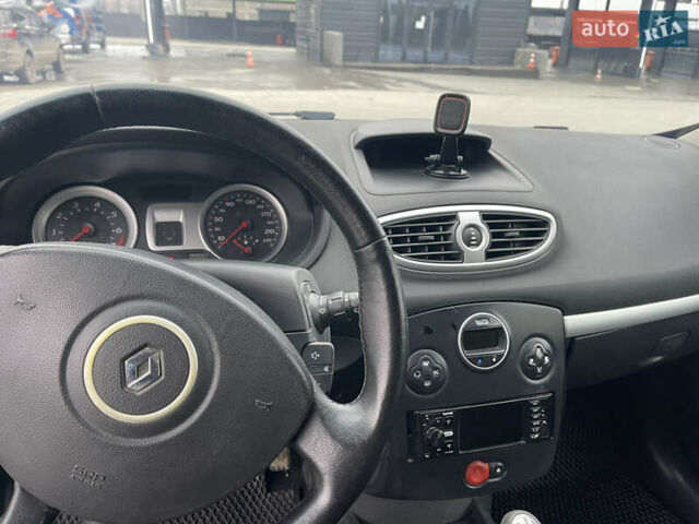 Сірий Рено Кліо, об'ємом двигуна 1.2 л та пробігом 298 тис. км за 3750 $, фото 11 на Automoto.ua
