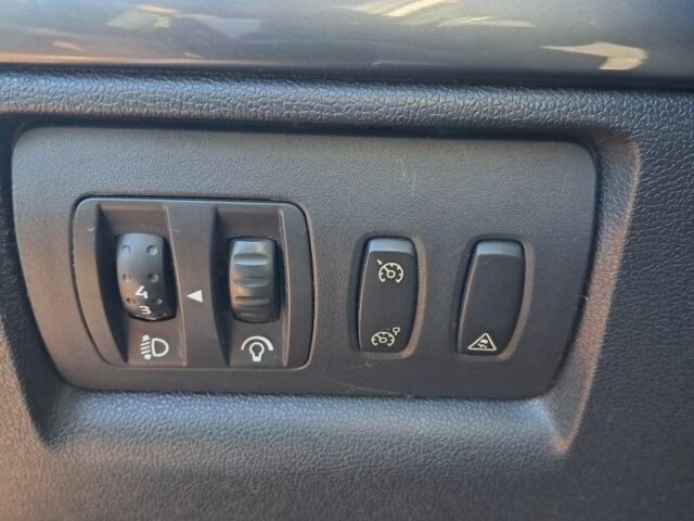 Серый Рено Клио, объемом двигателя 1.5 л и пробегом 265 тыс. км за 4900 $, фото 6 на Automoto.ua