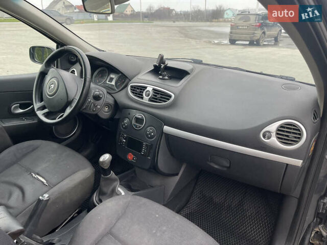 Сірий Рено Кліо, об'ємом двигуна 1.2 л та пробігом 298 тис. км за 3750 $, фото 13 на Automoto.ua