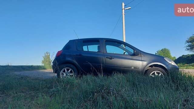 Серый Рено Клио, объемом двигателя 1.15 л и пробегом 230 тыс. км за 3700 $, фото 35 на Automoto.ua