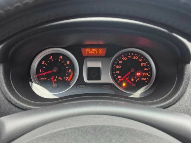 Сірий Рено Кліо, об'ємом двигуна 1.1 л та пробігом 166 тис. км за 3900 $, фото 1 на Automoto.ua