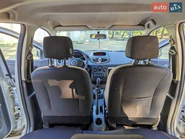 Сірий Рено Кліо, об'ємом двигуна 1.39 л та пробігом 265 тис. км за 3555 $, фото 12 на Automoto.ua